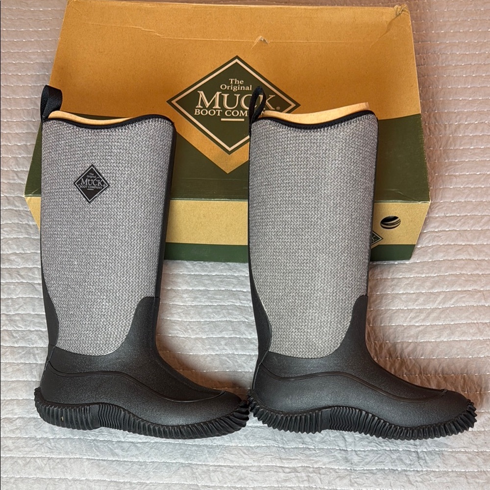 Muck Boot Company Gray and Black Boots
